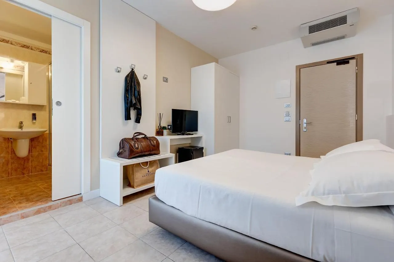 Hotel Nettuno Лидо-ди-Езоло